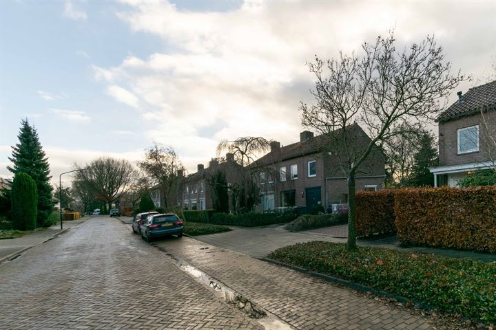 Bekijk foto 37 van Irenestraat 13