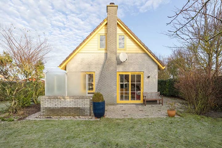 Photo 2 of Strandslag 136