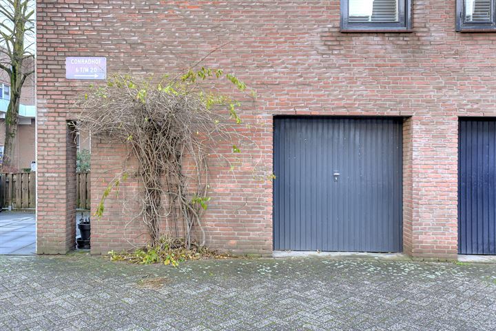 Bekijk foto 3 van Conradhof 21