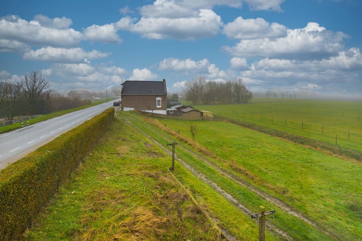 Bekijk foto 44 van Molenstraat 105