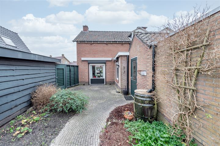 Bekijk foto 34 van Veerstraat 12