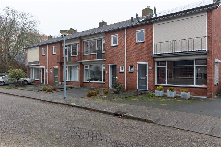 Bekijk foto 40 van Montgomerystraat 14