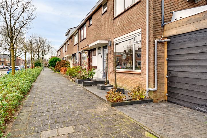 Bekijk foto 41 van Van Deysselstraat 39