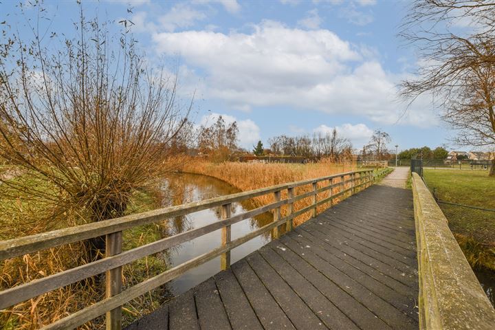 Bekijk foto 32 van Veldbloemenlaan 84