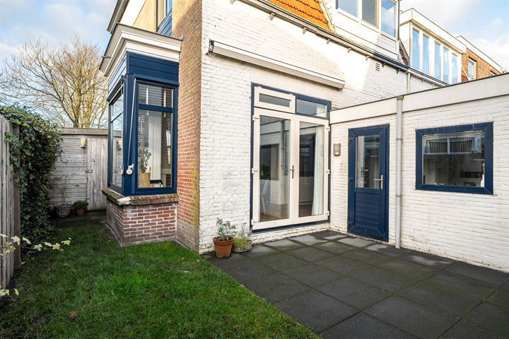 Bekijk foto 40 van Spoorstraat 110