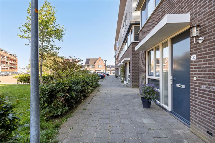 Bekijk foto 2 van Capellestraat 130