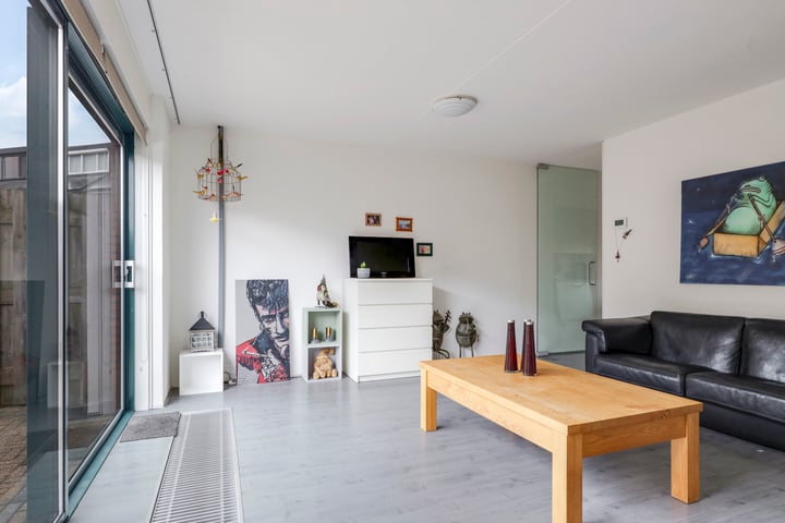 View photo 16 of Onze Lieve Vrouwestraat 75