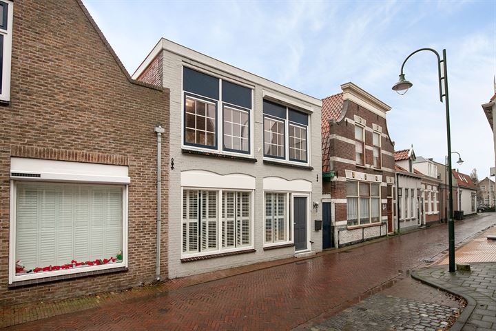 Bekijk foto 51 van Ds. de Bresstraat 8