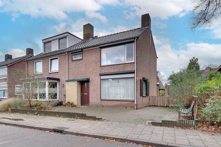 Bekijk foto 1 van Kampstraat 33