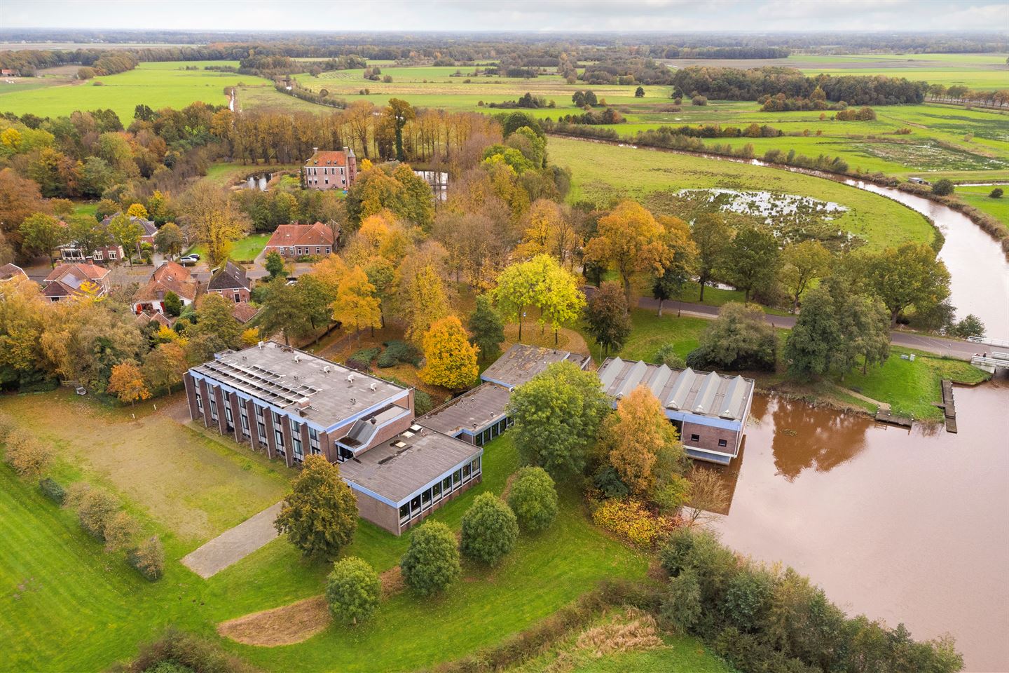 Bekijk foto 1 van Hoofdweg 2