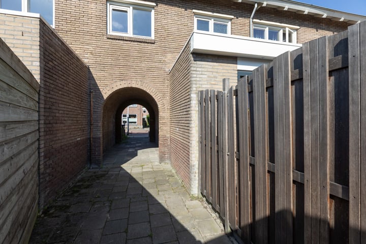 Bekijk foto 30 van Eeltje Halbertsmastraat 26