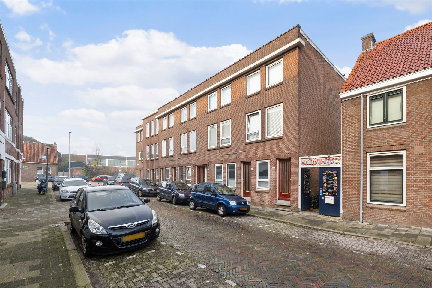 Bekijk foto 4 van Van Beverenstraat 40