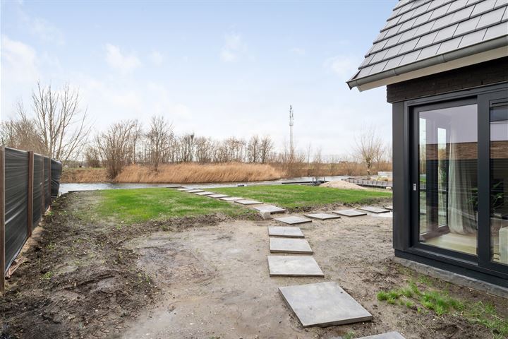 Bekijk foto 40 van Wilhelmina Voorwindenkade 37