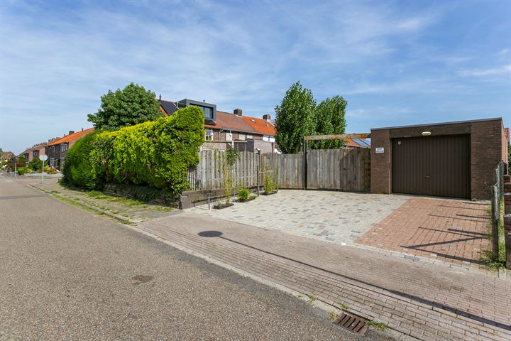 Bekijk foto 30 van Binsveldhofstraat 24