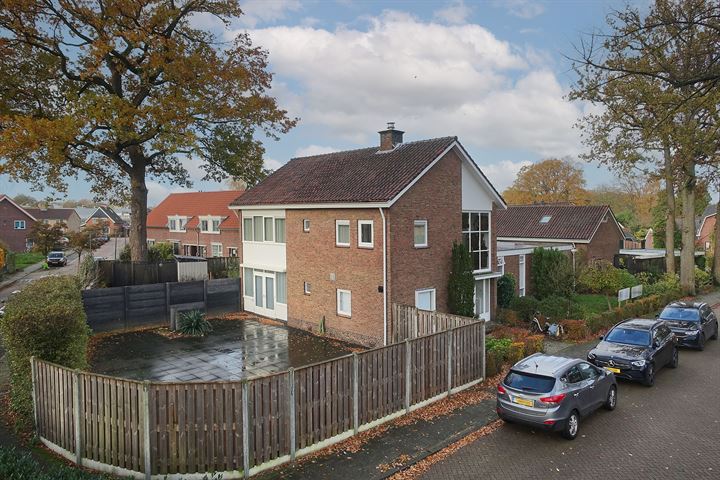 Prins Bernhardlaan 25 a, Borne