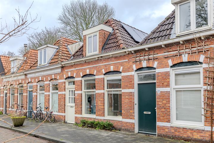 Bekijk foto 1 van Eerste Spoorstraat 28