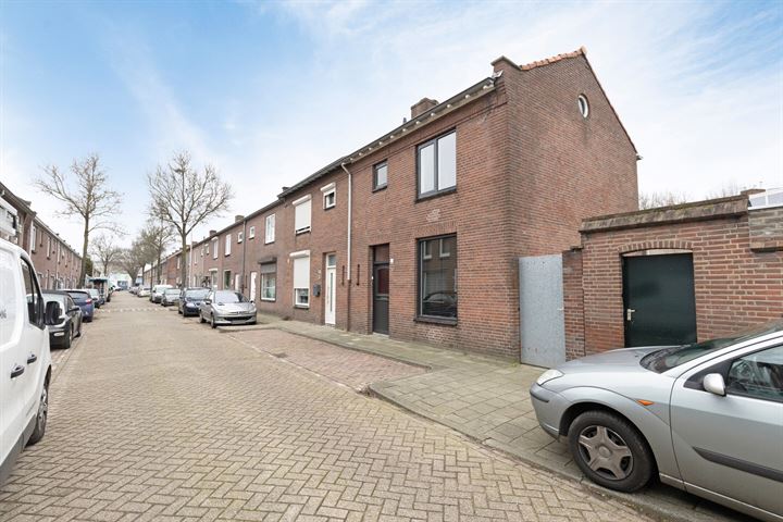 Bekijk foto 2 van Willem Knuttelstraat 40