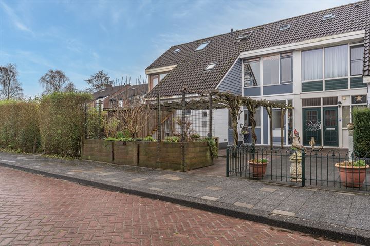 Bekijk foto 2 van Klaproosstraat 19