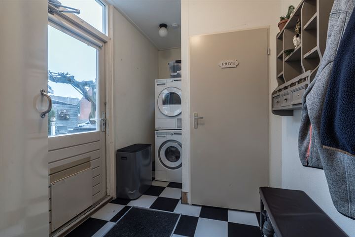 Bekijk foto 35 van Klaproosstraat 19