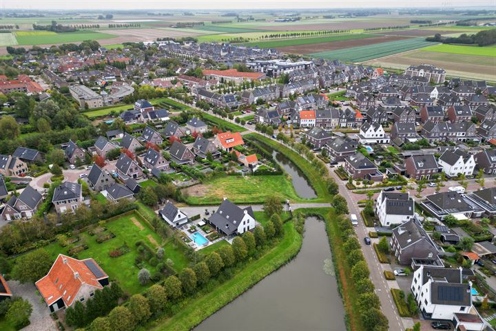 Bekijk foto 68 van Bloemenweg 10