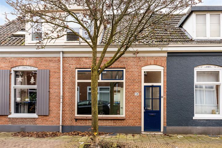 Bekijk foto 2 van Spoorstraat 38