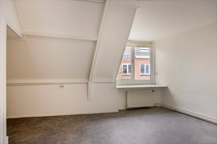 Bekijk foto 16 van Spoorstraat 38