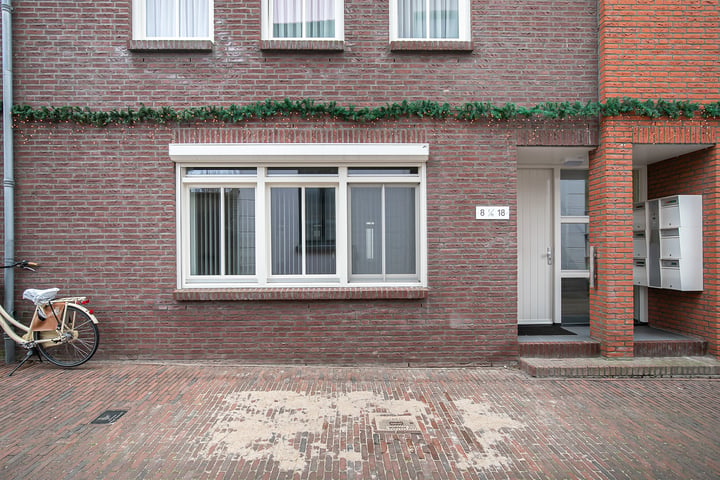 Bekijk foto 2 van Houtstraat 8