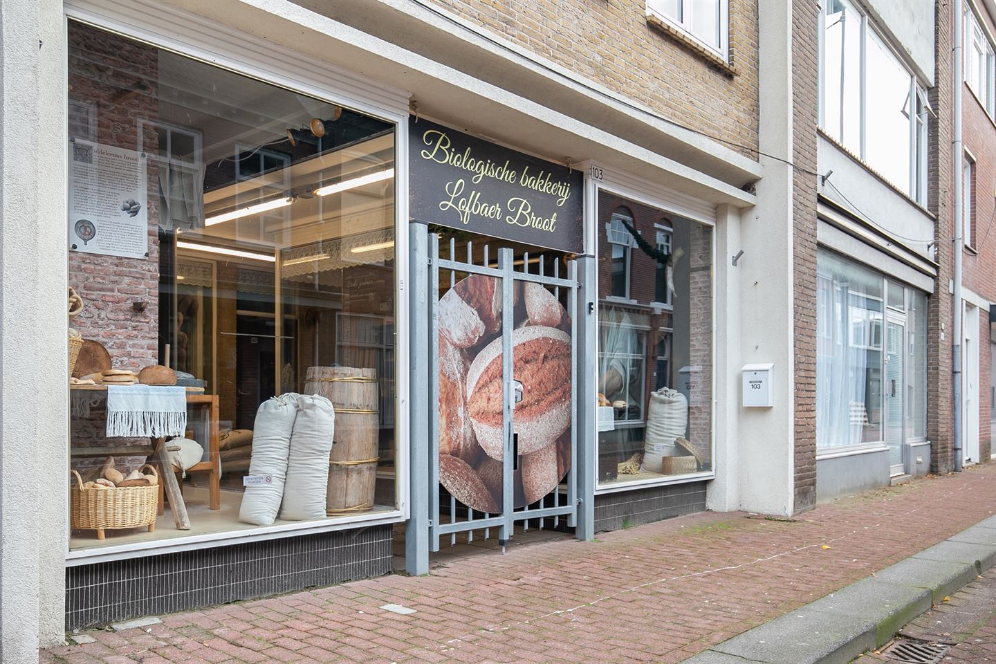 Bekijk foto 3 van Raadhuisstraat 103