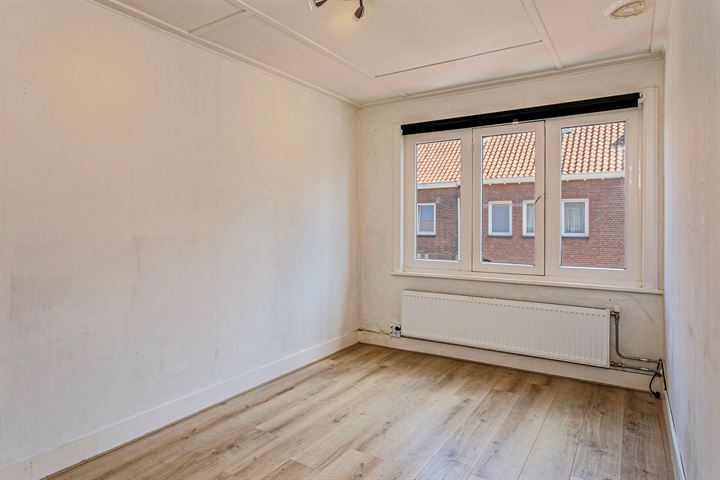 Bekijk foto 4 van Oscar Leeuwstraat 21