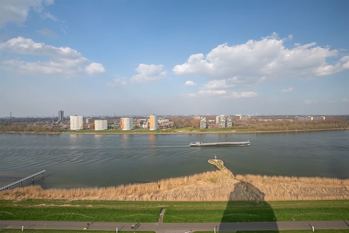 Bekijk foto 6 van Maasboulevard 48-P