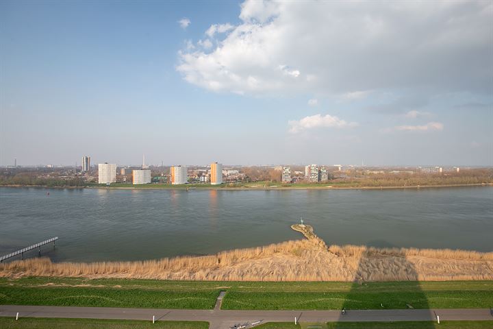 Bekijk foto 46 van Maasboulevard 48-P