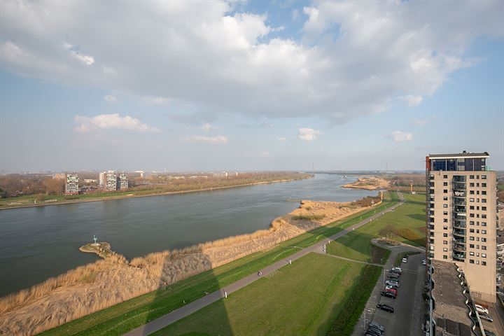 Bekijk foto 47 van Maasboulevard 48-P