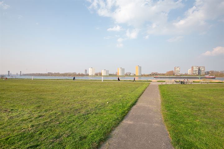 Bekijk foto 48 van Maasboulevard 48-P