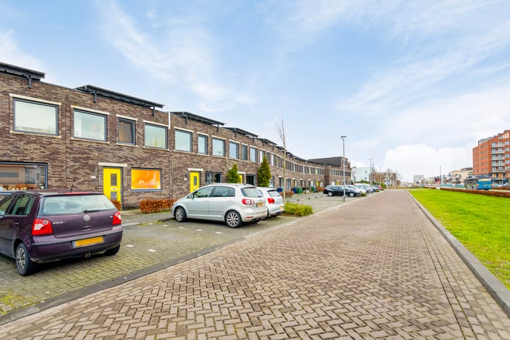 Bekijk foto 2 van Roald Amundsenstraat 160