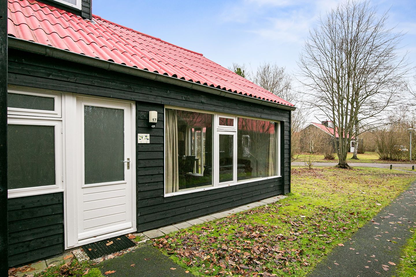 Foto 1 van De Bloemert 1-- 17