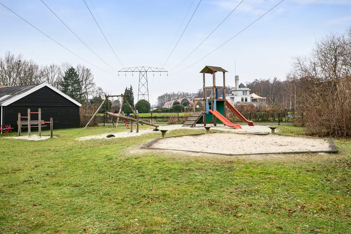 Foto 35 van De Bloemert 1-- 17