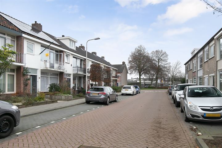 Bekijk foto 42 van Montfortanenlaan 21