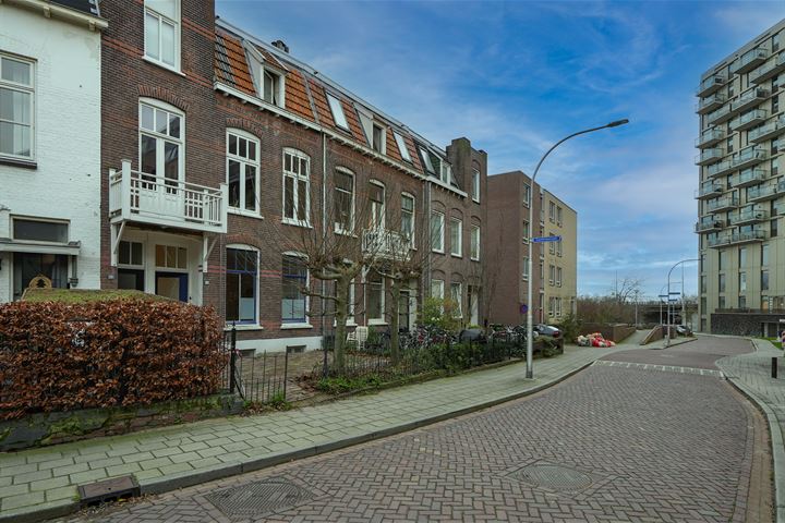 Bekijk foto 37 van de Ruyterstraat 203