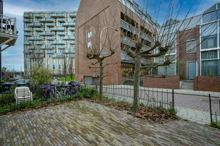 Bekijk foto 38 van de Ruyterstraat 203