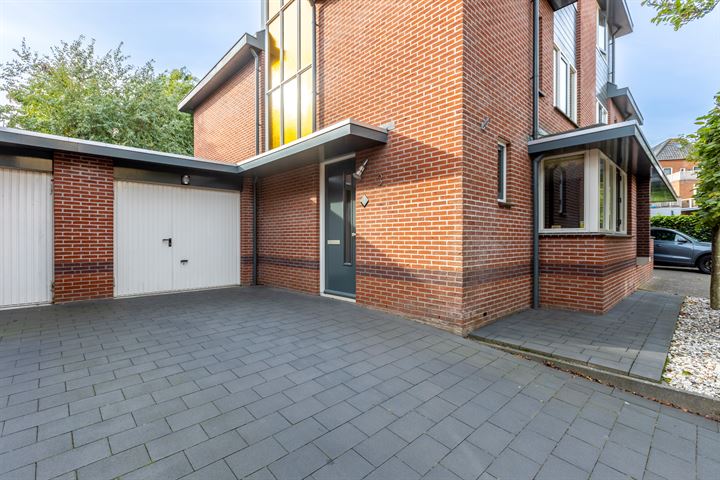 Bekijk foto 40 van Willem Droststraat 3