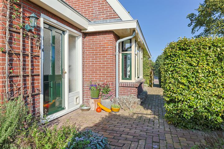 Bekijk foto 7 van Oosteinde 10