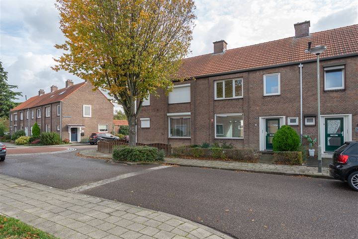 Bekijk foto 4 van Pastoor van Eijsstraat 33