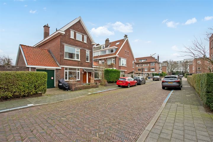 Bekijk foto 31 van van Matenessestraat 9