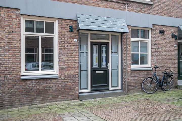 Bekijk foto 23 van Numansdorpsestraat 1-A