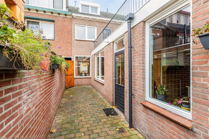 View photo 33 of Hoogvensestraat 115