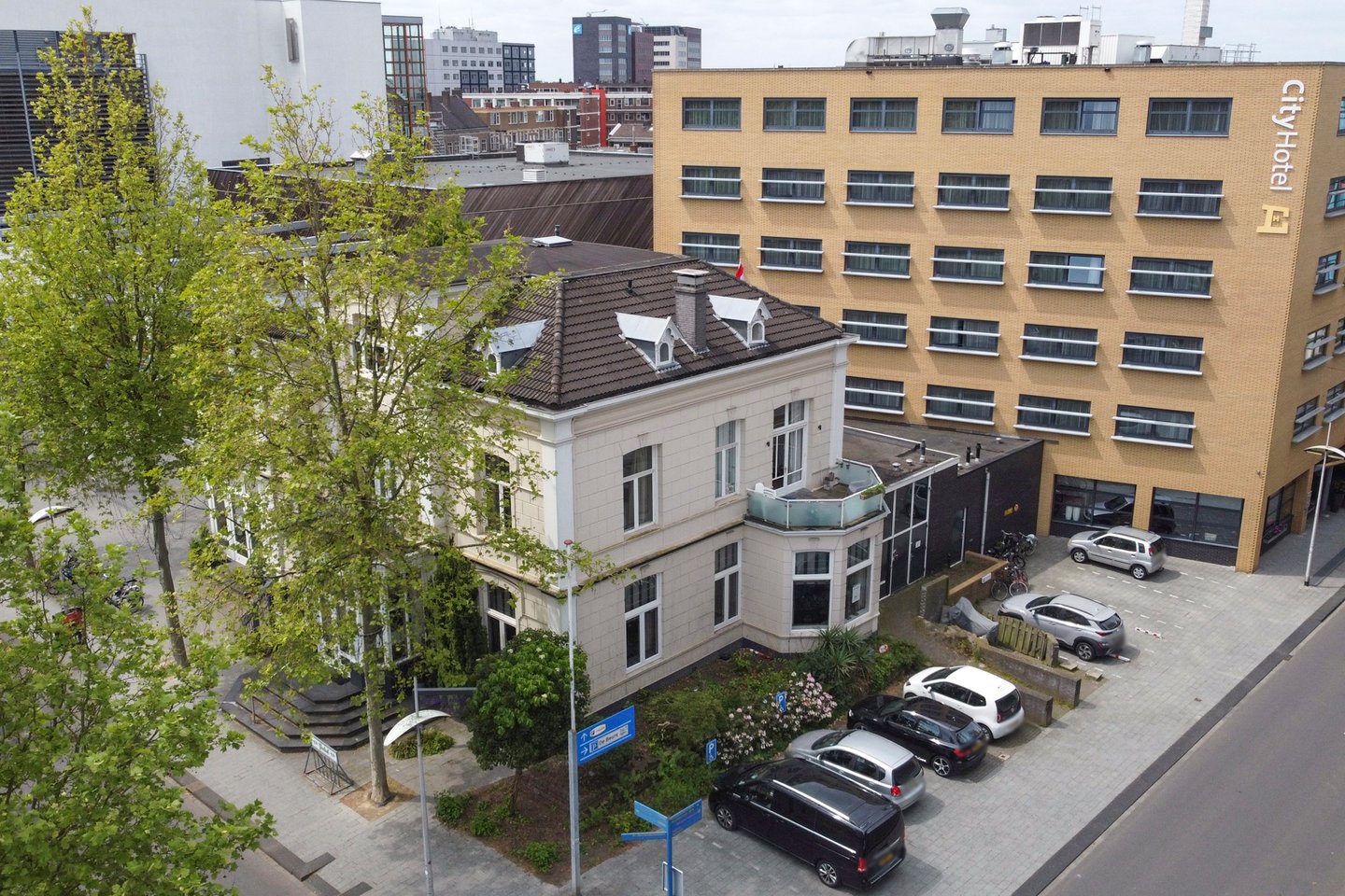 Bekijk foto 4 van Beursstraat 2