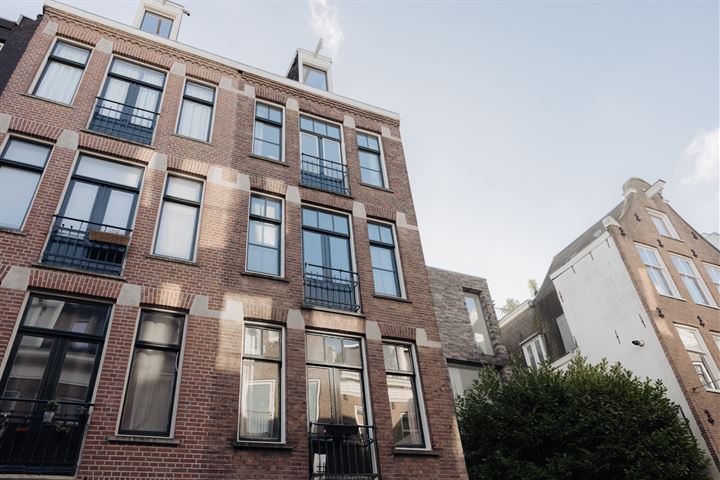 Bekijk foto 7 van Bloemstraat 81-IV