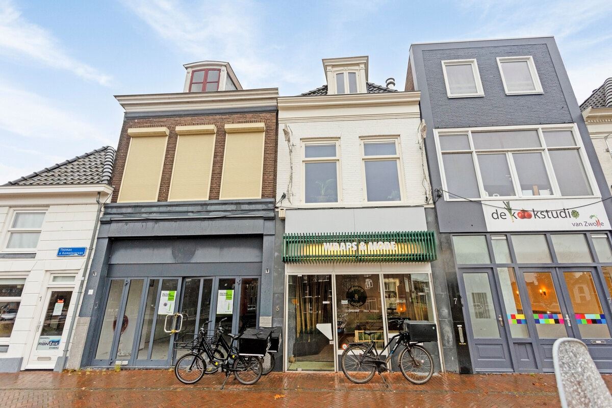 Bekijk foto 4 van Thomas a Kempisstraat 5