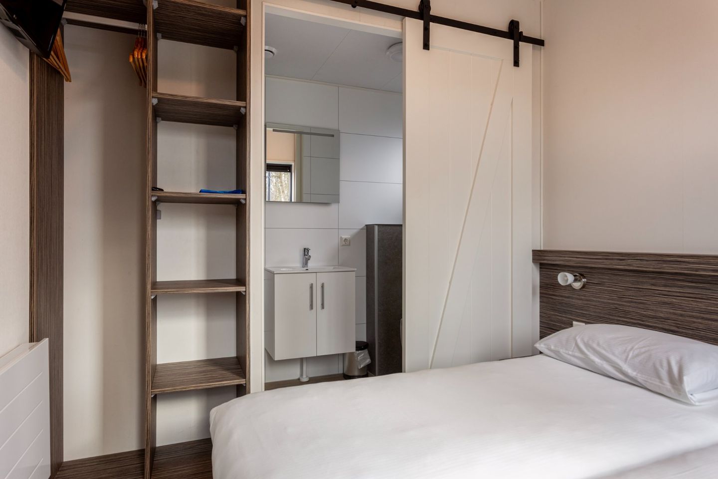 Foto 19 van Zuideruitweg 68-57