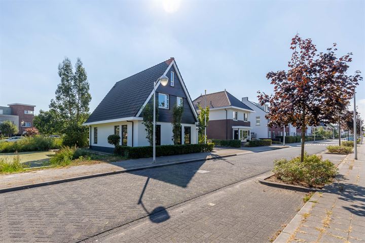 Bekijk foto 46 van Straat van Messina 27